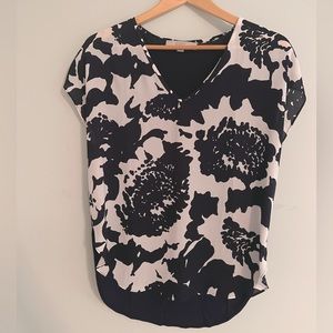 Loft, navy/white, floral, top (size XS) like new/perfect condition